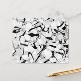 Folha de papel preto e branco em movimento