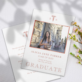 Folha de rosa dourada da graduação da escola de en