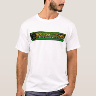 Folha em uma camisa da árvore