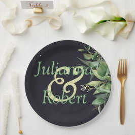 Folhagens elegantes em pratos de papel preto