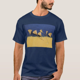 folhas da nogueira-do-Japão no t-shirt da