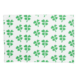 Folhas de trevo verde padrão em branco