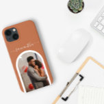 Forma de Arca do Nome do Monograma de Fotografia<br><div class="desc">Este design também está disponível em outros modelos de telefone. Escolha Tipo de dispositivo para ver outros iPhone, Samsung Galaxy ou Google capas. Alguns estilos podem ser alterados selecionando Estilo se essa for uma opção. Este design pode ser personalizado na área fornecida pela alteração da foto e/ou do texto. Ou...</div>