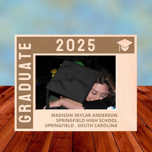 Formando 2025 Imagem de Graduação Moderna Simples  (This bold modern reverse etched design sets this personalized graduation picture frame apart)