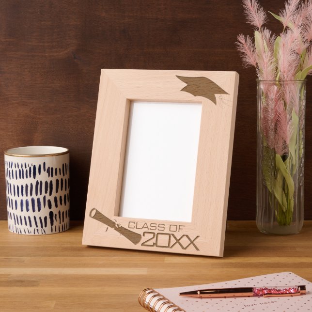 Formando Boné e Diploma (Left)