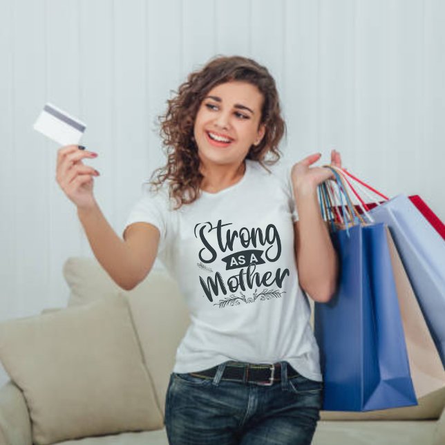 Forte como uma camiseta mã negra moderna com scrip (Criador carregado)