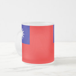 Fosco de pequena caneca de vidro com bandeira de T