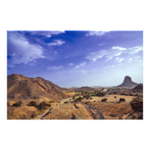 A beleza encantadora da natureza deserta sob um az