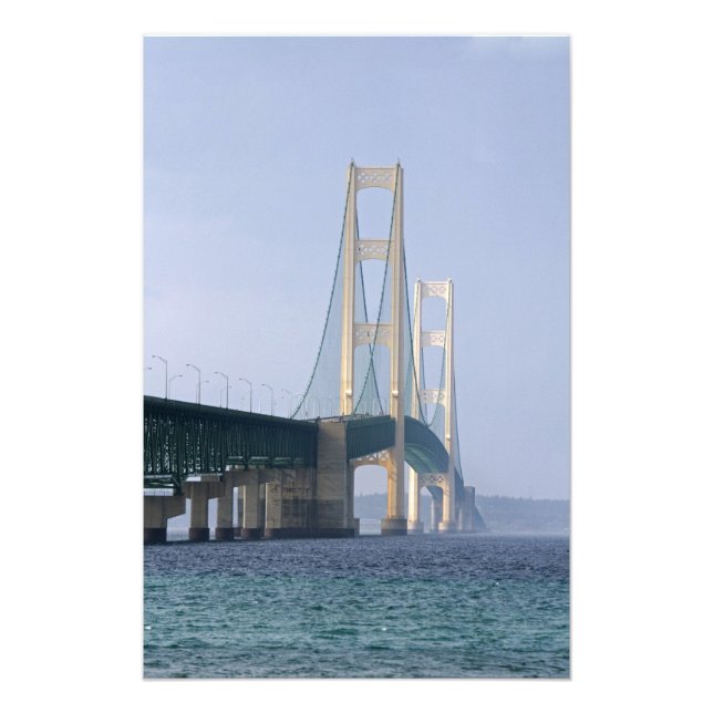 Foto A Ponte Mackinac atravessando os Estreitos de (Frente)