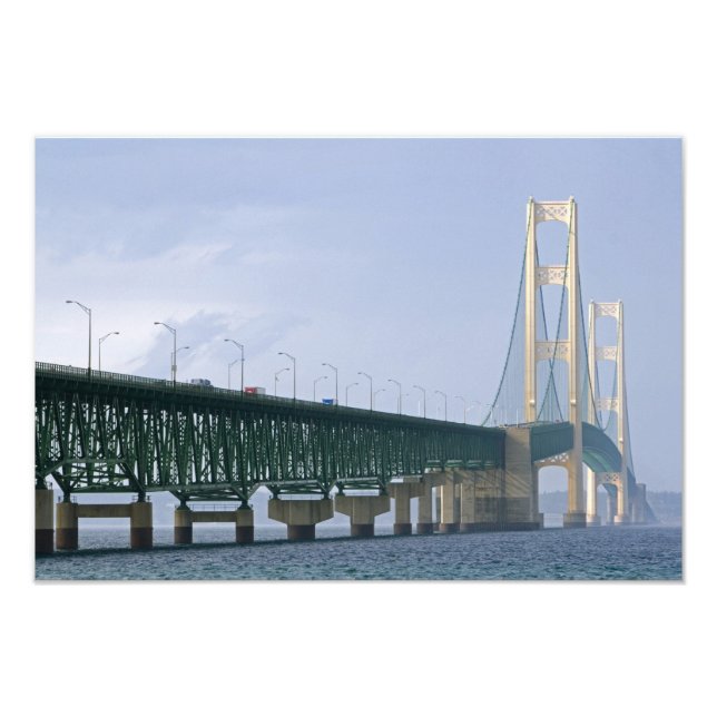 Foto A Ponte Mackinac que atravessa o Estreito de (Frente)