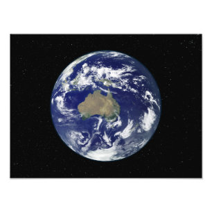 Foto A terra inteiramente iluminada centrou-se em