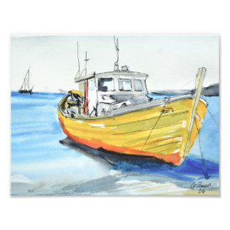 Foto Barco de Pesca Amarelo Ensolarado