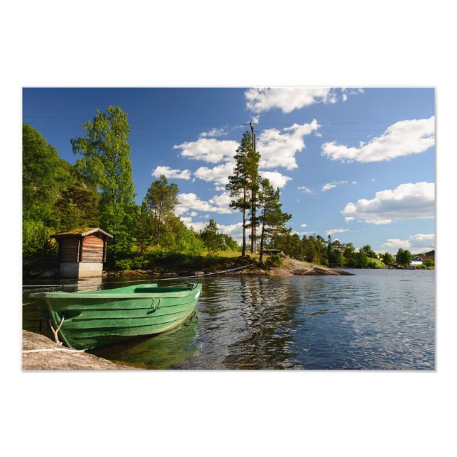 Foto Barco verde num fiorde na Noruega (Frente)