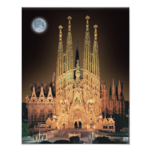 FOTO BASÍLICA DE SAGRADA FAMILIA EM BARCELONA, SPAIN.