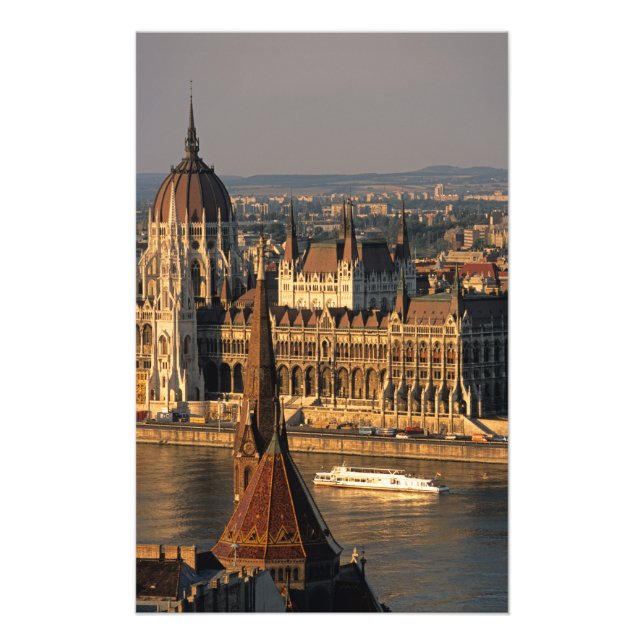 Foto Budapest, Hungria, Rio Danúbio, Parlamento (Frente)