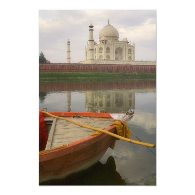 Foto Canoa na água com Taj Mahal, Agra, Índia (Frente)
