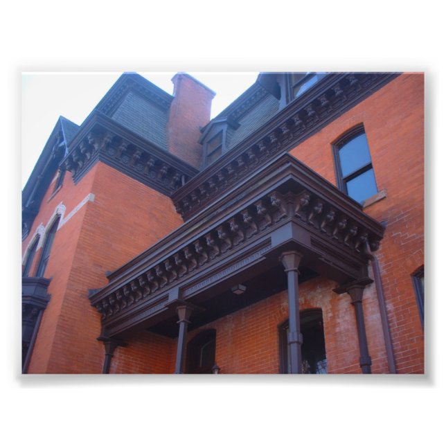 Foto Casa Vitoriana Brick com Trim de Madeira em Buffal (Frente)