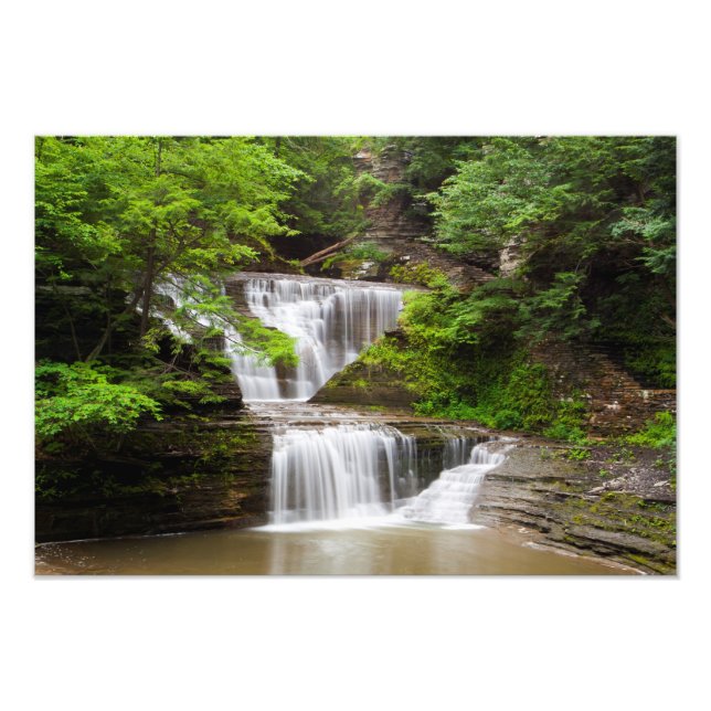 Foto Cascata no Buttermilk Falls State Park, Nova Iorqu (Frente)