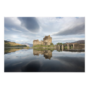 Foto Castelo de Eilean Donan com reflexão em Scotland