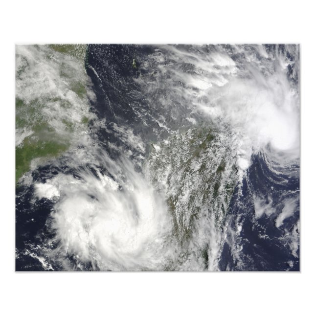 Foto Ciclones tropicais Eric e Fanele (Frente)