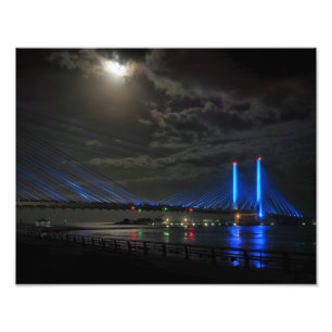 Foto Colheita da Lua sobre a ponte fluvial da Índia