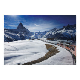 Foto Comboio ferroviário de Gornergrat e Matterhorn em 