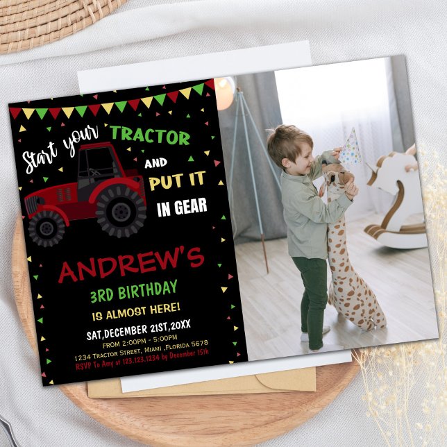 Foto: Convites de Aniversário do Trator Vermelho N (Photo Black Red Tractor Birthday Invitations)