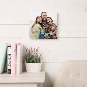 Foto da família com relógio grande de script moder