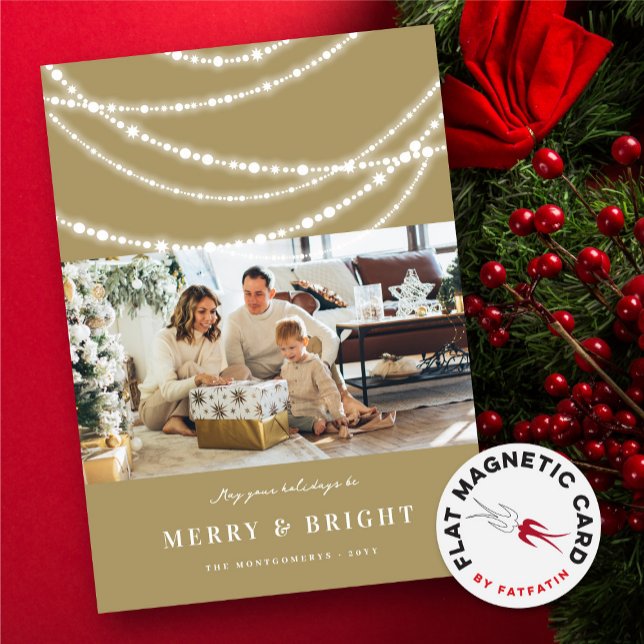 Foto das luzes cintilantes de Natal feliz e brilha (Merry & Bright Christmas Stylish Sparkling Glowing Lights Photo Holiday Magnetic Card @ fat_fa_tin)