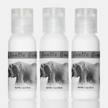 Foto de alta chave Gentle Giant Elephant com texto