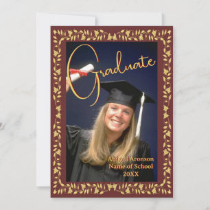 Foto de Anúncio de Graduação Maroon e Ivy Dourada