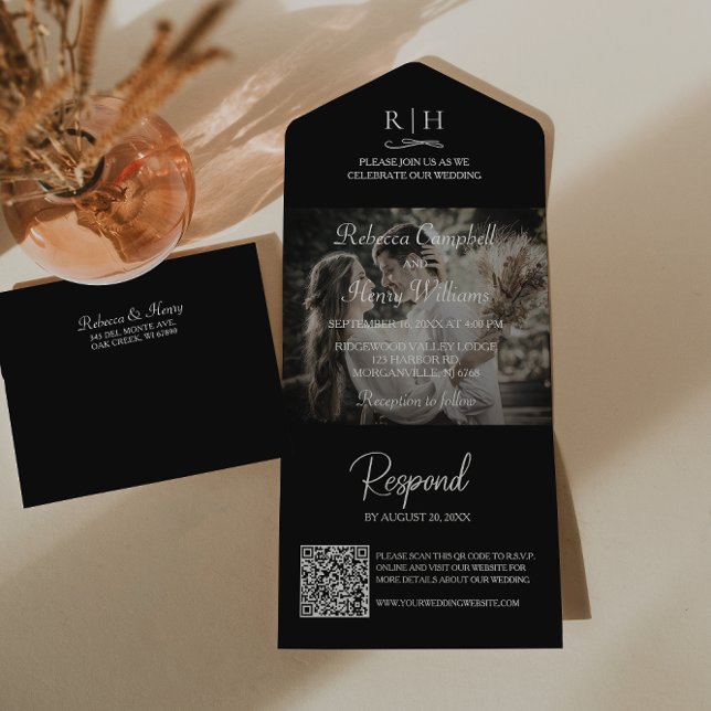 Foto de Casamento Preto | Código QR Monograma (Save money and time. This all-in-one invitation includes a QR code for guests to easily RSVP online.)