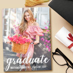 Foto de Convite para Festa de formatura Bonito mod<br><div class="desc">Cartão-postal de convite para Festa de formatura Bonito moderno</div>