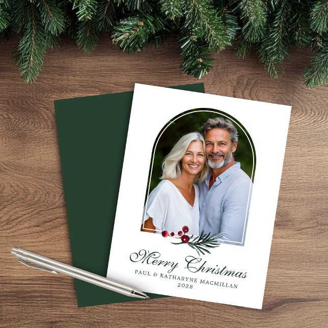 Foto de Feriado Botânico de Arch Russo de Orçament (Budget Rustic Arch Dark Green Botanical Holiday Photo Christmas Card)