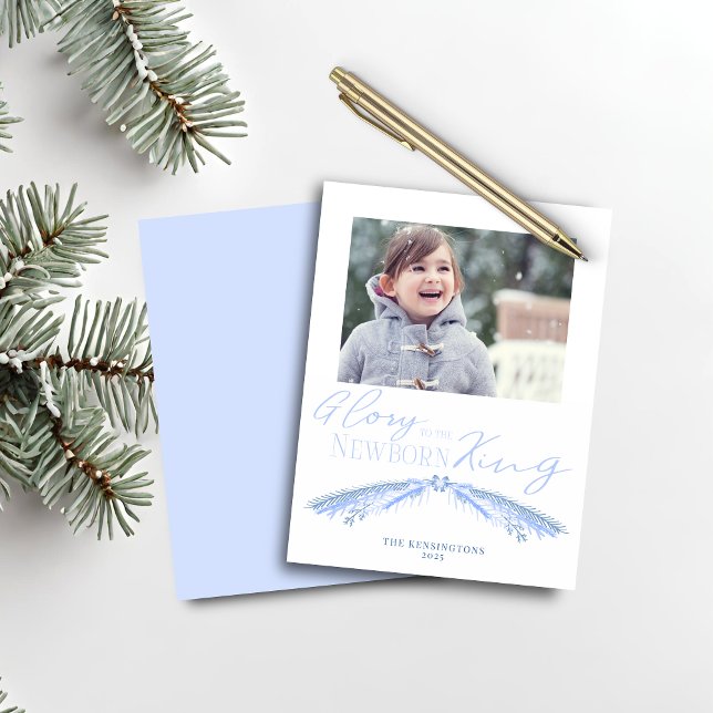 Foto de Feriado de Pinheiro Azul com Dusty no Orça (Budget Dusty Blue Christmas Pine Holiday Photo Card)