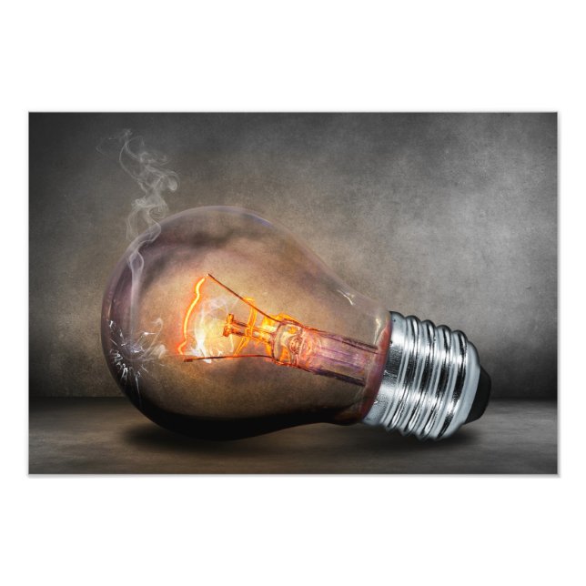 Foto De Fumaça De Vidro Quebrada Com Lâmpada Brilh (Frente)