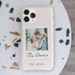 Foto de Imagem Personalizada Data do Casal Recém-C<br><div class="desc">Este é um Estojo de iPhone de Foto de Imagem Personalizada Data do Casal Recém-Casados Família!</div>