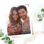 Foto do Orçamento - Escrita Manual Vertical Salvar<br><div class="desc">** SATIN PAPER É PAPEL FINO. ATUALIZE O PAPEL PARA OBTER UM PAPEL MAIS ESPESADO. TEM UMA OPÇÃO PARA ENVELOPES. *** Economize dinheiro em convites formais com este convite menor que tem uma opção para envelopes. Prepare seus convidados para o maravilhoso casamento com sua foto - Cartões salve a data...</div>