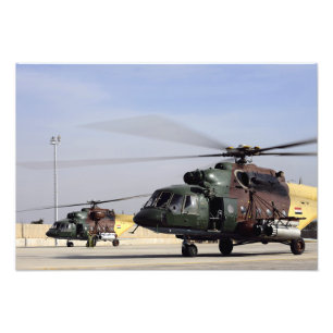 Foto Dois helicópteros iraquianos do quadril Mi-17