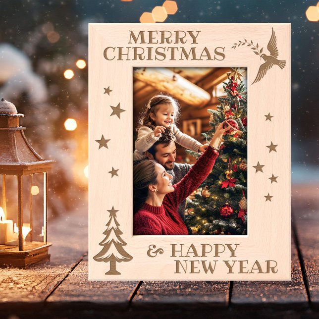 Foto elegante de Natal moderno (Etched Holiday picture frame featuring a peace bringing dove and Christmas tree with stars)