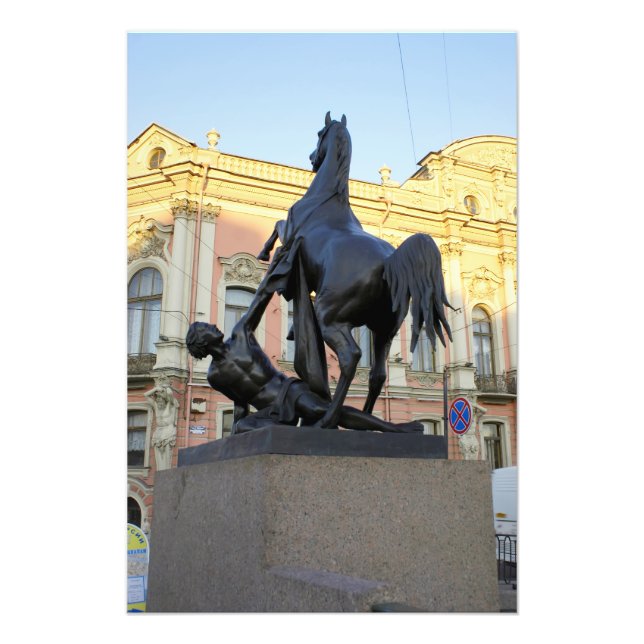 Foto Esculpem a ponte de Anichkov na Rua. Petersburgo (Frente)