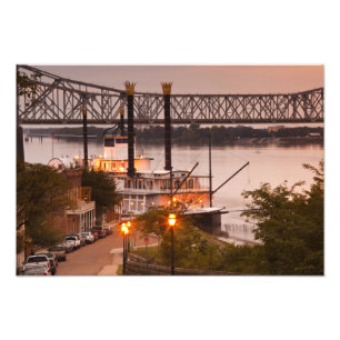 Foto EUA, Mississippi, Natchez. Natchez Sob o