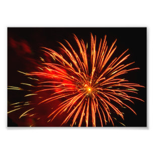 Foto exibição vibrante de fogos de artifício vermelh