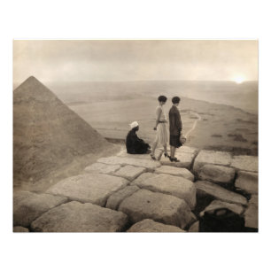 Foto Flapper Girls Sunrise na Pirâmide Khufu, Egito 192