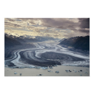 Foto Gelo do Lowell Glacier deságua no rio Alsek em
