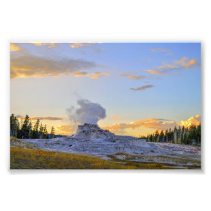 Foto Geyser Castle ao Pôr-do-Sol, Parque Nacional de Ye