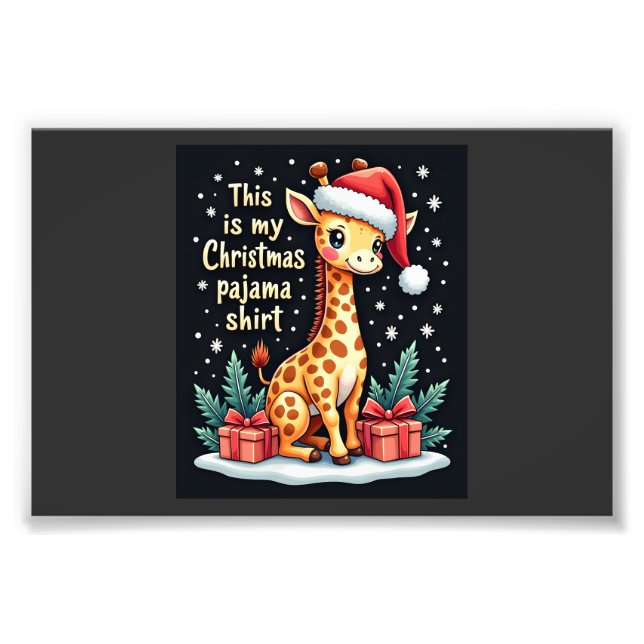 Foto Girafa Usando Chapéu de Papai Noel Combinando Pija (Frente)