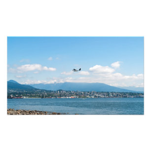 Foto Hidroavião decolando sobre a baía de Vancouver