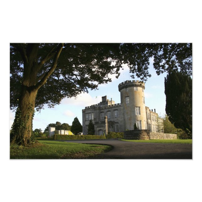 Foto Irlanda, a entrada lateral do Castelo Dromoland. (Frente)