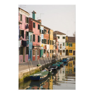 Foto Itália, Burano. Casas coloridas da linha a